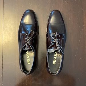 Prada mens dress shoes size 8 - NWT. Style: Captoe lace-up. Color: bruciato